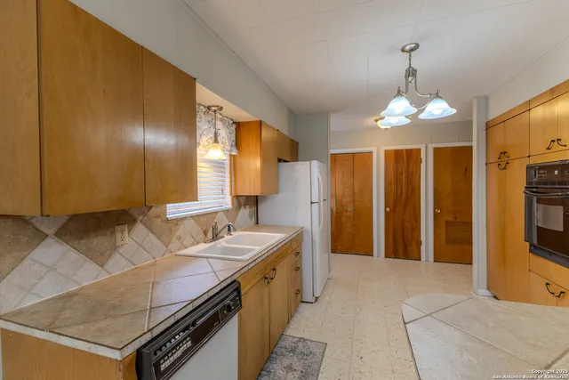 $219,500 | 717 Skylane Drive South, Uvalde, TX 78801