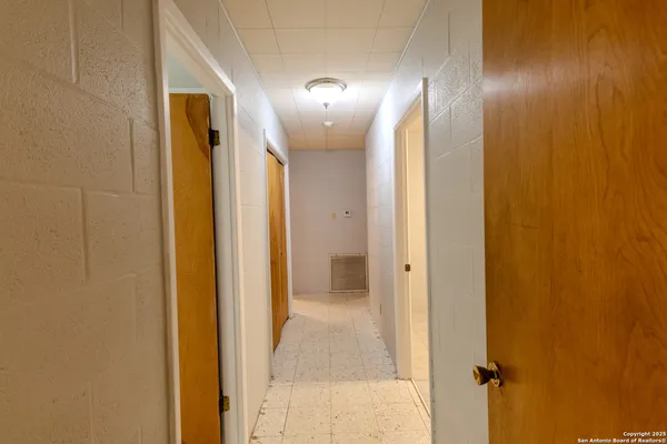 $219,500 | 717 Skylane Drive South, Uvalde, TX 78801