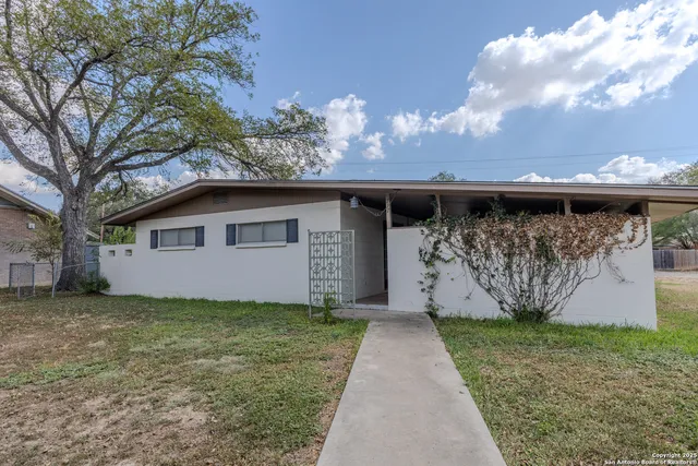 $219,500 | 717 Skylane Drive South, Uvalde, TX 78801