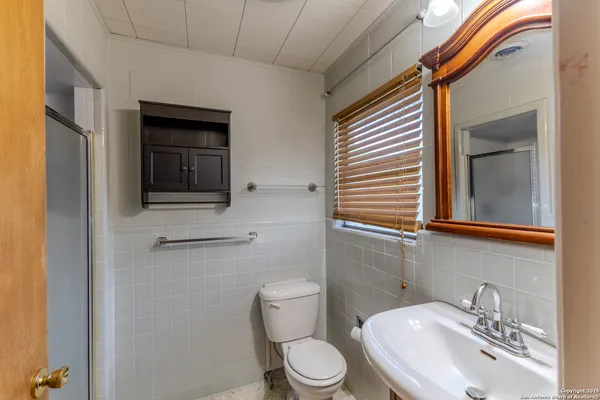 $219,500 | 717 Skylane Drive South, Uvalde, TX 78801