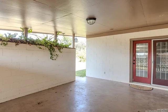 $219,500 | 717 Skylane Drive South, Uvalde, TX 78801