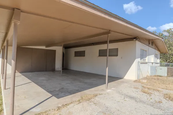 $219,500 | 717 Skylane Drive South, Uvalde, TX 78801