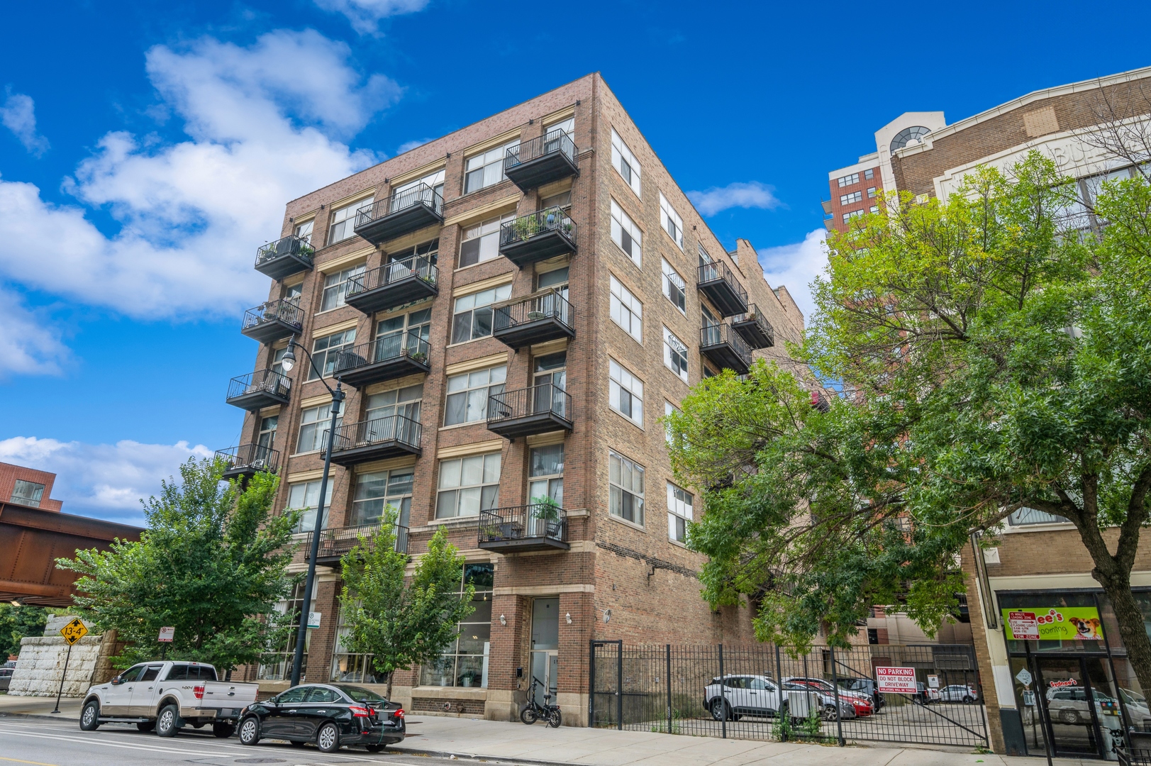 1528 South Wabash Avenue, Unit 405 Chicago, IL 60605 - Photo 1 of 10 a building view