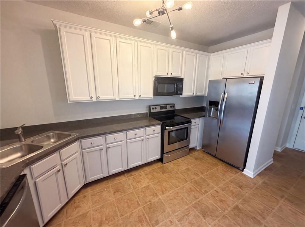 7553 Rutgers Circle Fairburn, GA 30213 - Photo 2 of 18