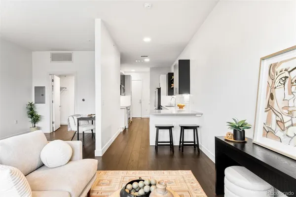 $400,000 | 2525 Arapahoe Street, Unit RD310, Denver, CO 80205