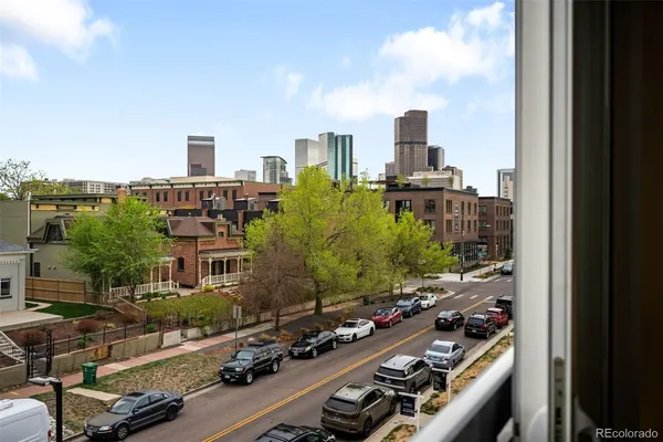 $400,000 | 2525 Arapahoe Street, Unit RD310, Denver, CO 80205