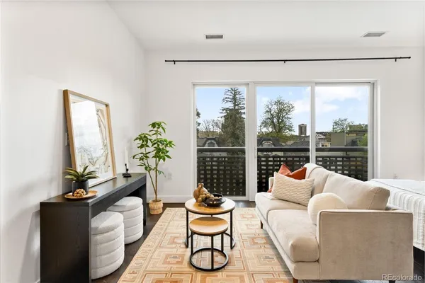 $400,000 | 2525 Arapahoe Street, Unit RD310, Denver, CO 80205