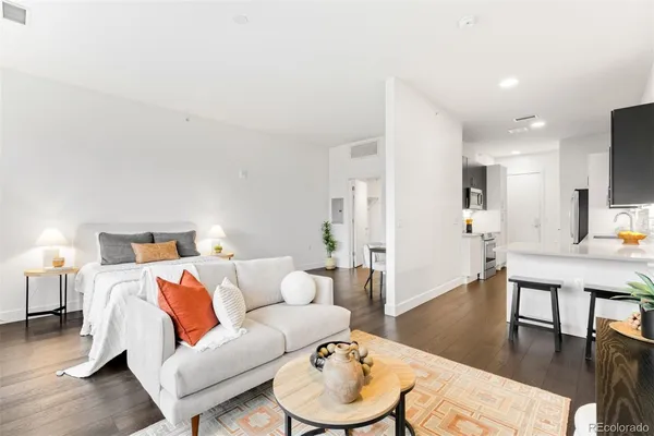 $400,000 | 2525 Arapahoe Street, Unit RD310, Denver, CO 80205