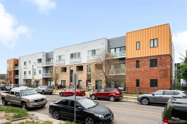 $400,000 | 2525 Arapahoe Street, Unit RD310, Denver, CO 80205