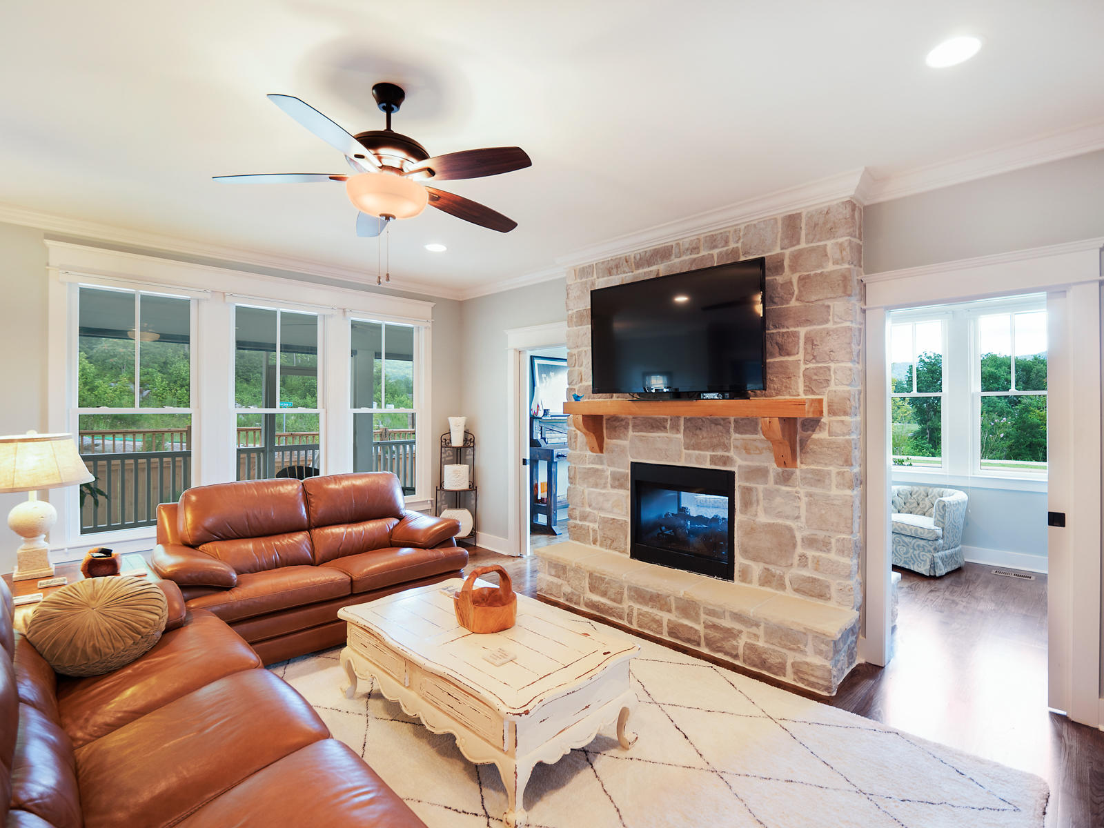 910 Elk Ridge Trail Chattanooga, TN 37419 - Photo 3 of 51 Living Room