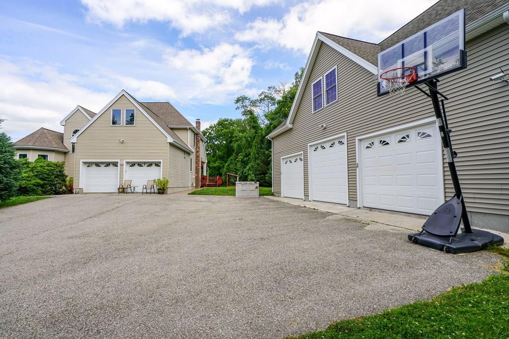 20 Whiting Road Oxford, MA 01540 - Photo 3 of 42