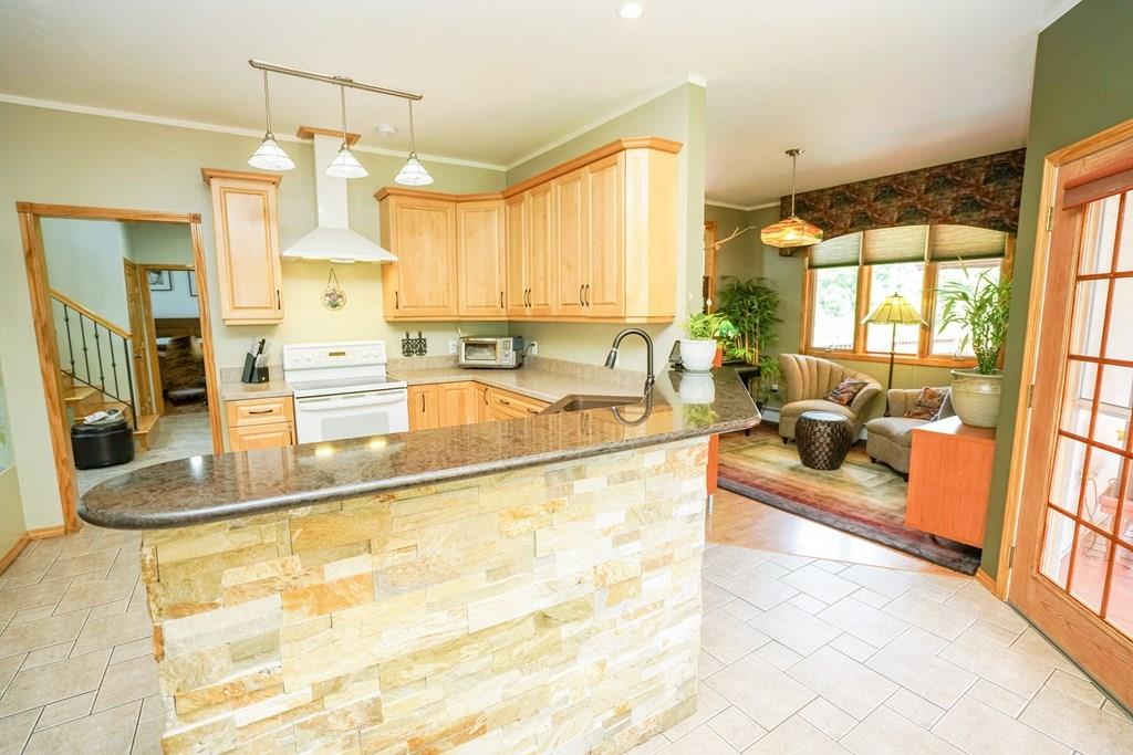 20 Whiting Road Oxford, MA 01540 - Photo 4 of 42
