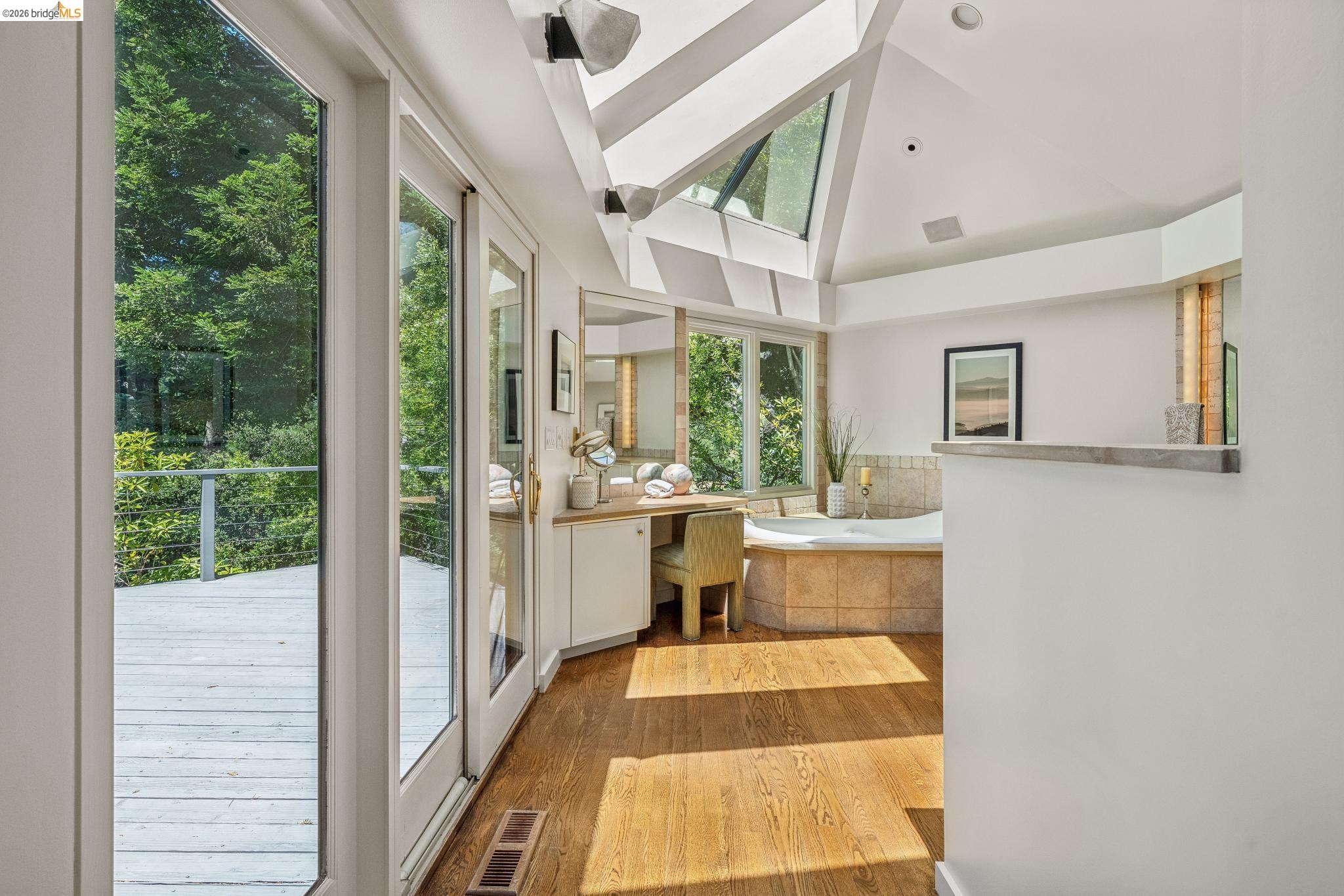 2223 Tunnel Road Oakland, CA 94611 - Photo 28 of 61