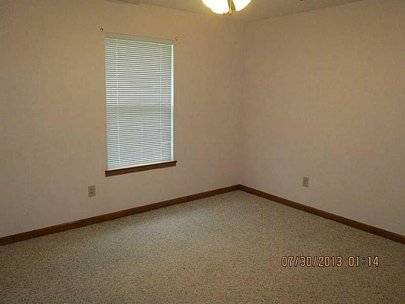 5639 Spring Mist Circle Indianapolis, IN 46237 - Photo 5 of 14 Gallery Image 5