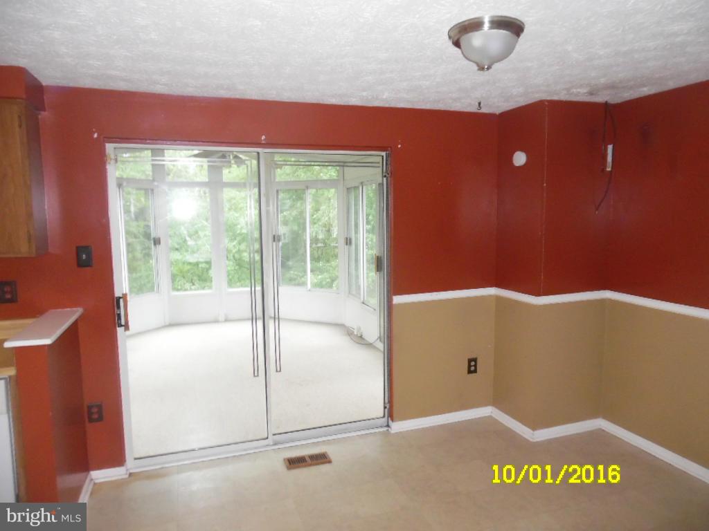 8528 Rhuddlan Road Baltimore, MD 21236 - Photo 6 of 18 Kitchen