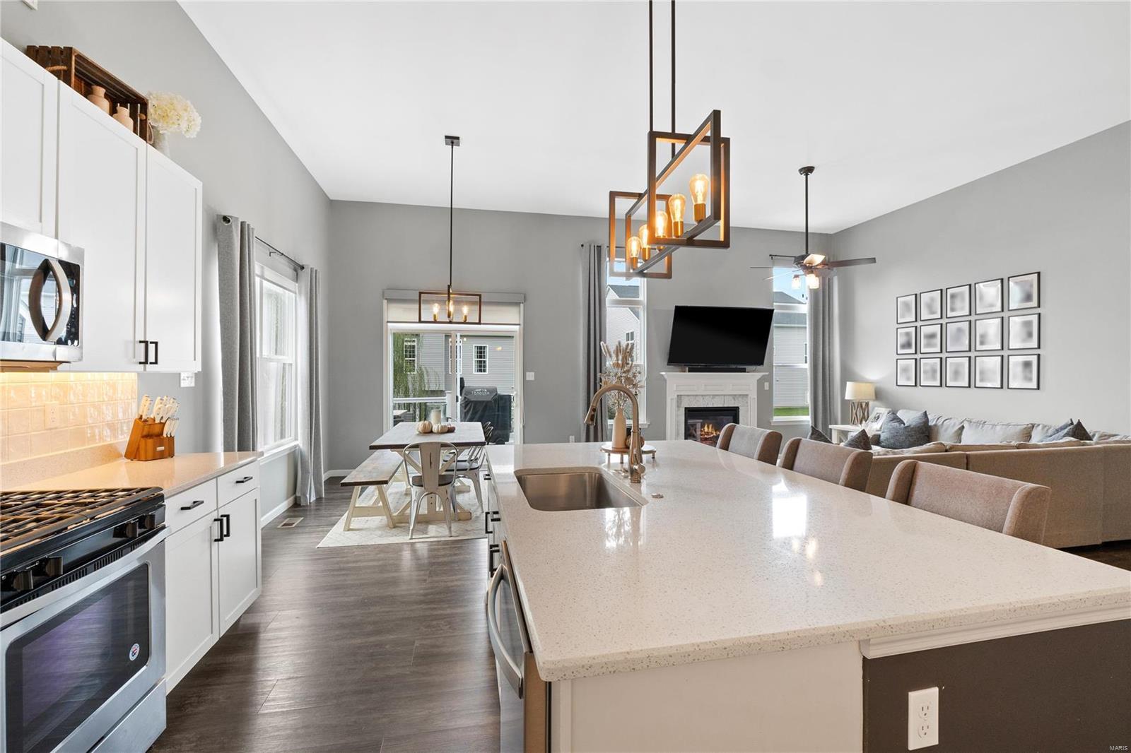 232 Montrose Court O'Fallon, MO 63368 - Photo 8 of 34
