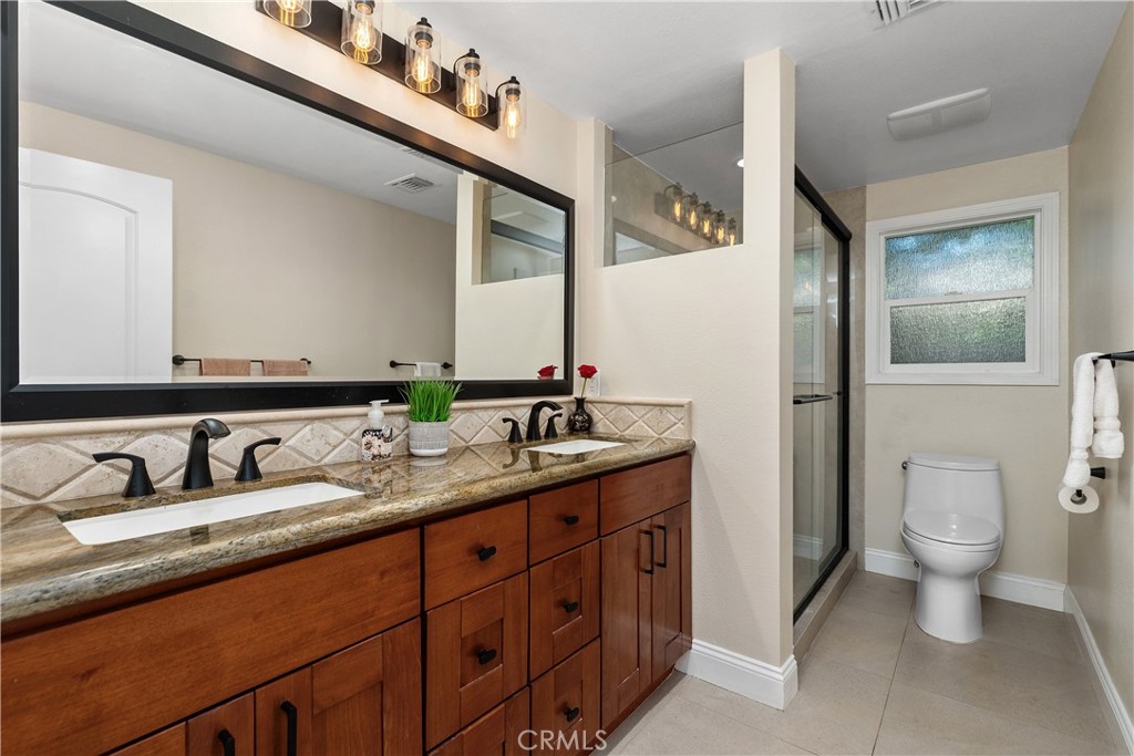 4 Redhawk Irvine, CA 92604 - Photo 12 of 32 Primary Bath