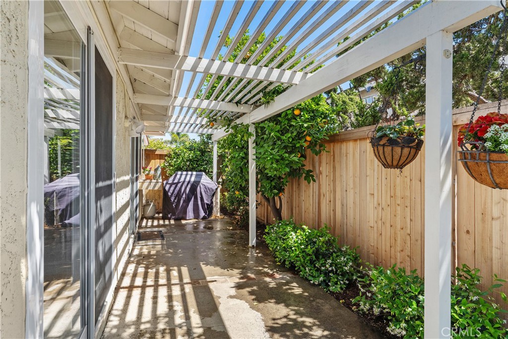 4 Redhawk Irvine, CA 92604 - Photo 18 of 32