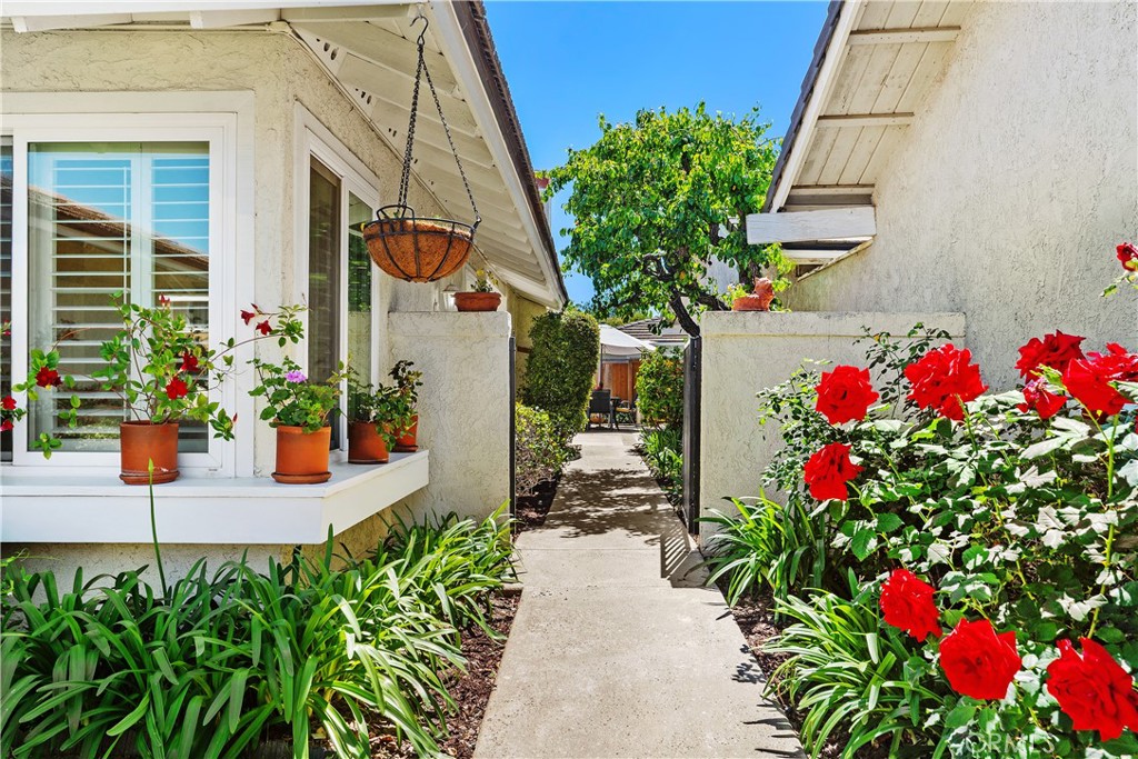 4 Redhawk Irvine, CA 92604 - Photo 2 of 32