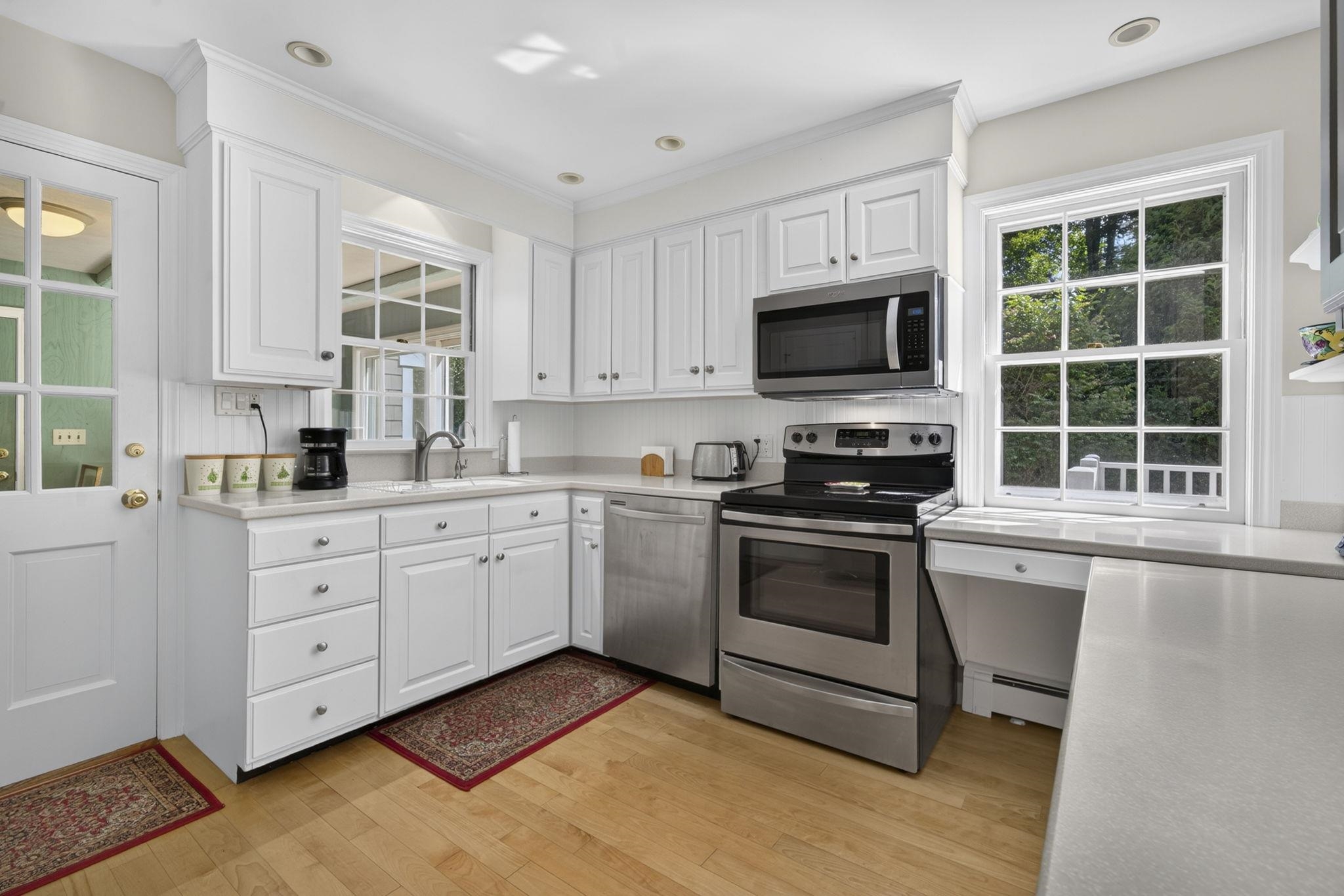 184 Nashua Road Bedford, NH 03110 - Photo 7 of 38 Gallery Image 7