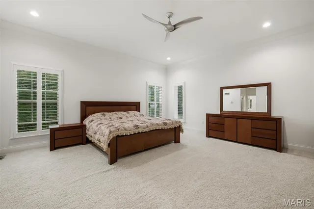 $1,695,000 | 327 Chasselle Lane, St. Louis, MO 63141