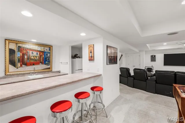 $1,695,000 | 327 Chasselle Lane, St. Louis, MO 63141