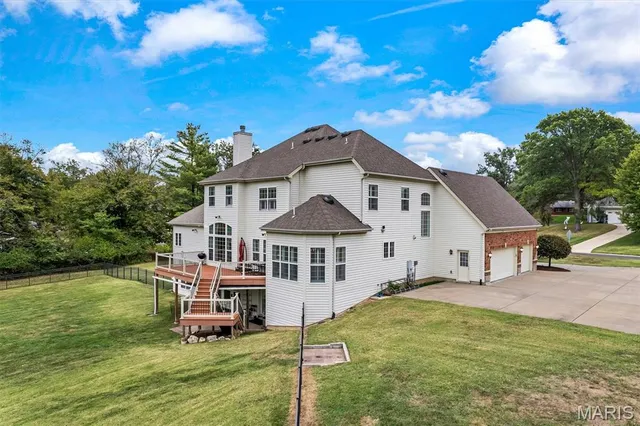 $1,695,000 | 327 Chasselle Lane, St. Louis, MO 63141