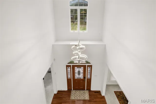 $1,695,000 | 327 Chasselle Lane, St. Louis, MO 63141