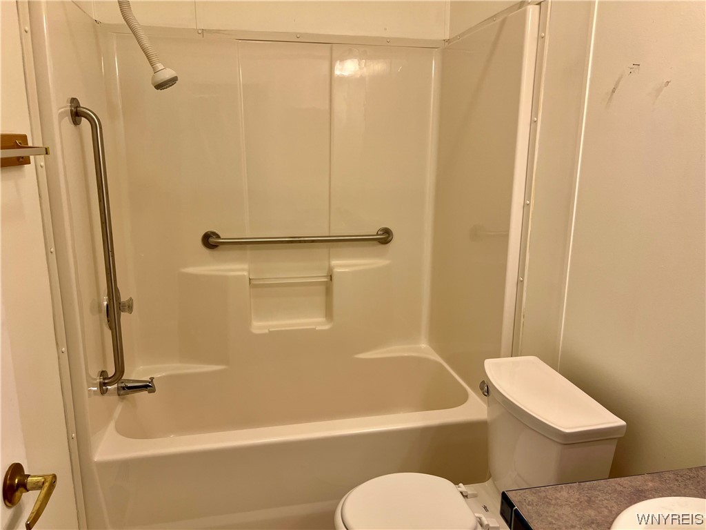 9896 Limehouse Drive Clarence, NY 14031 - Photo 15 of 21