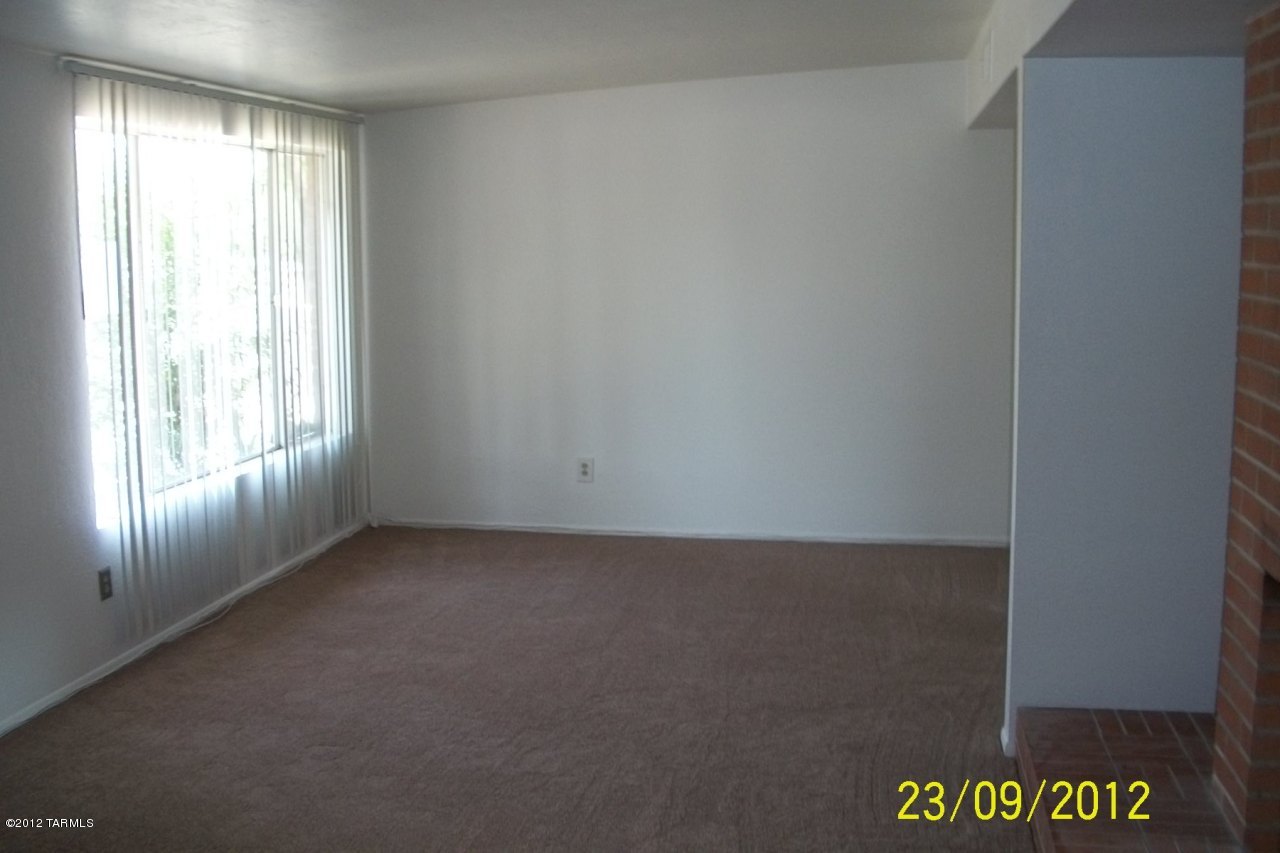7852 East Elida Street Tucson, AZ 85715 - Photo 2 of 16