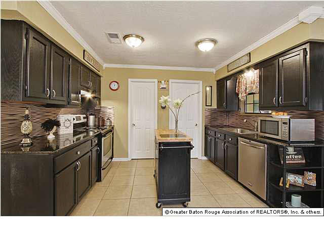 15237 Point Chenier Avenue Baton Rouge, LA 70817 - Photo 3 of 14 Gallery Image 3