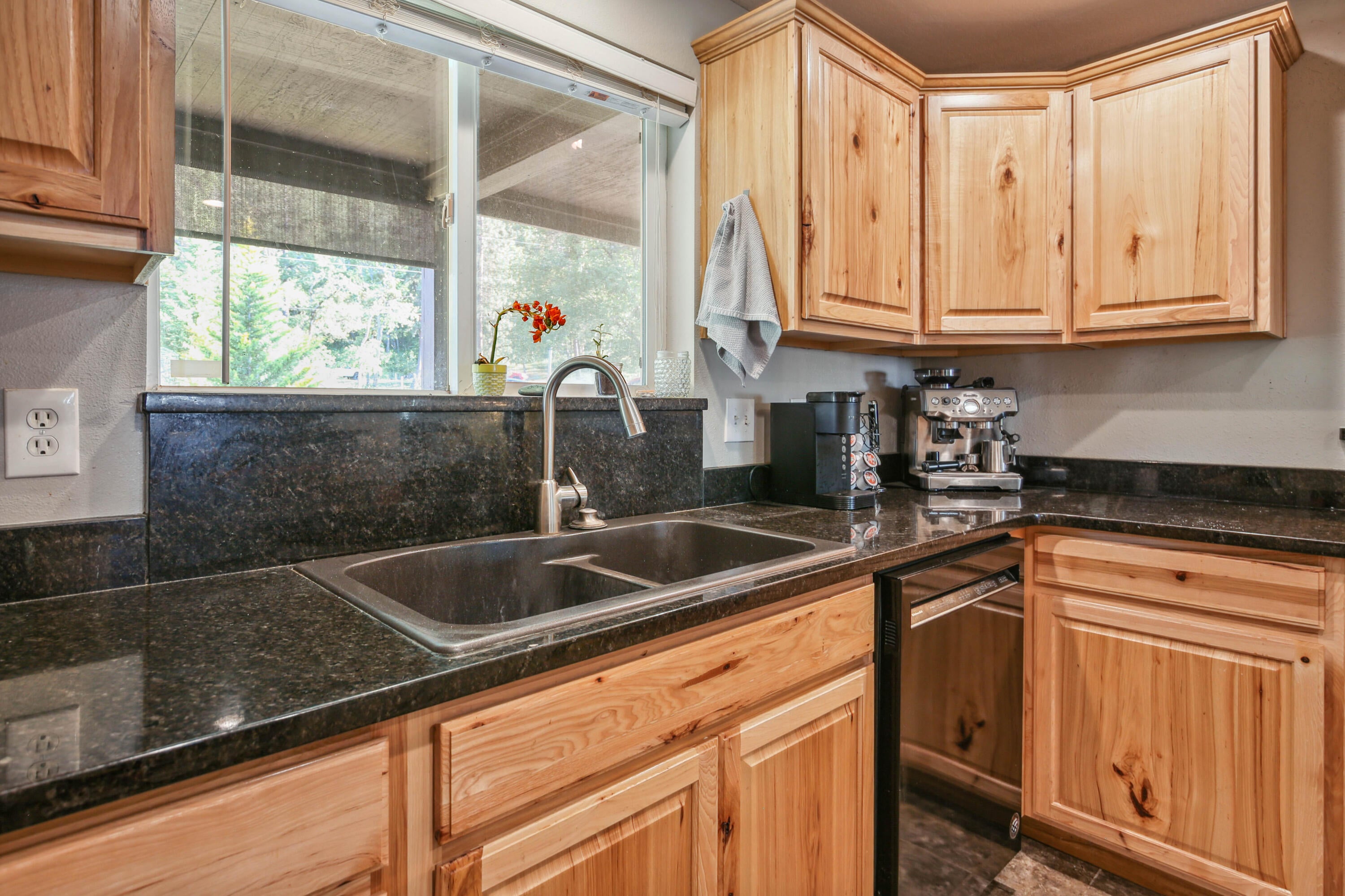 448 Wren Ridge Drive Eagle Point, OR 97524 - Photo 8 of 45 CU9A6356