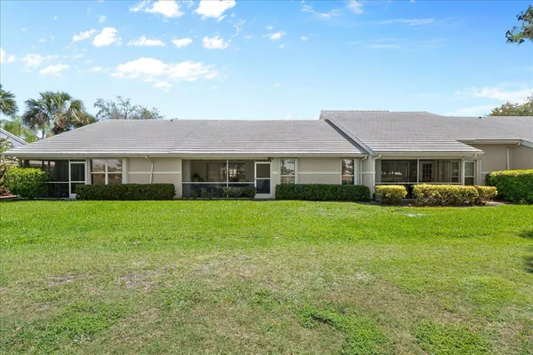 $425,000 | 2424 Southwest Foxpoint Trail, Palm City, FL 34990