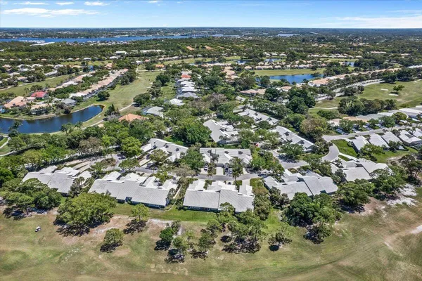 $425,000 | 2424 Southwest Foxpoint Trail, Palm City, FL 34990