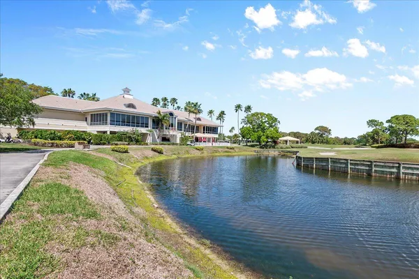 $425,000 | 2424 Southwest Foxpoint Trail, Palm City, FL 34990