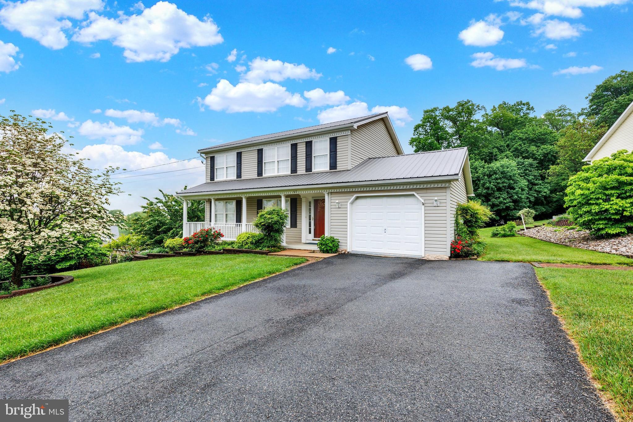 57 Pendyrus Street Delta, PA 17314 - Photo 2 of 28