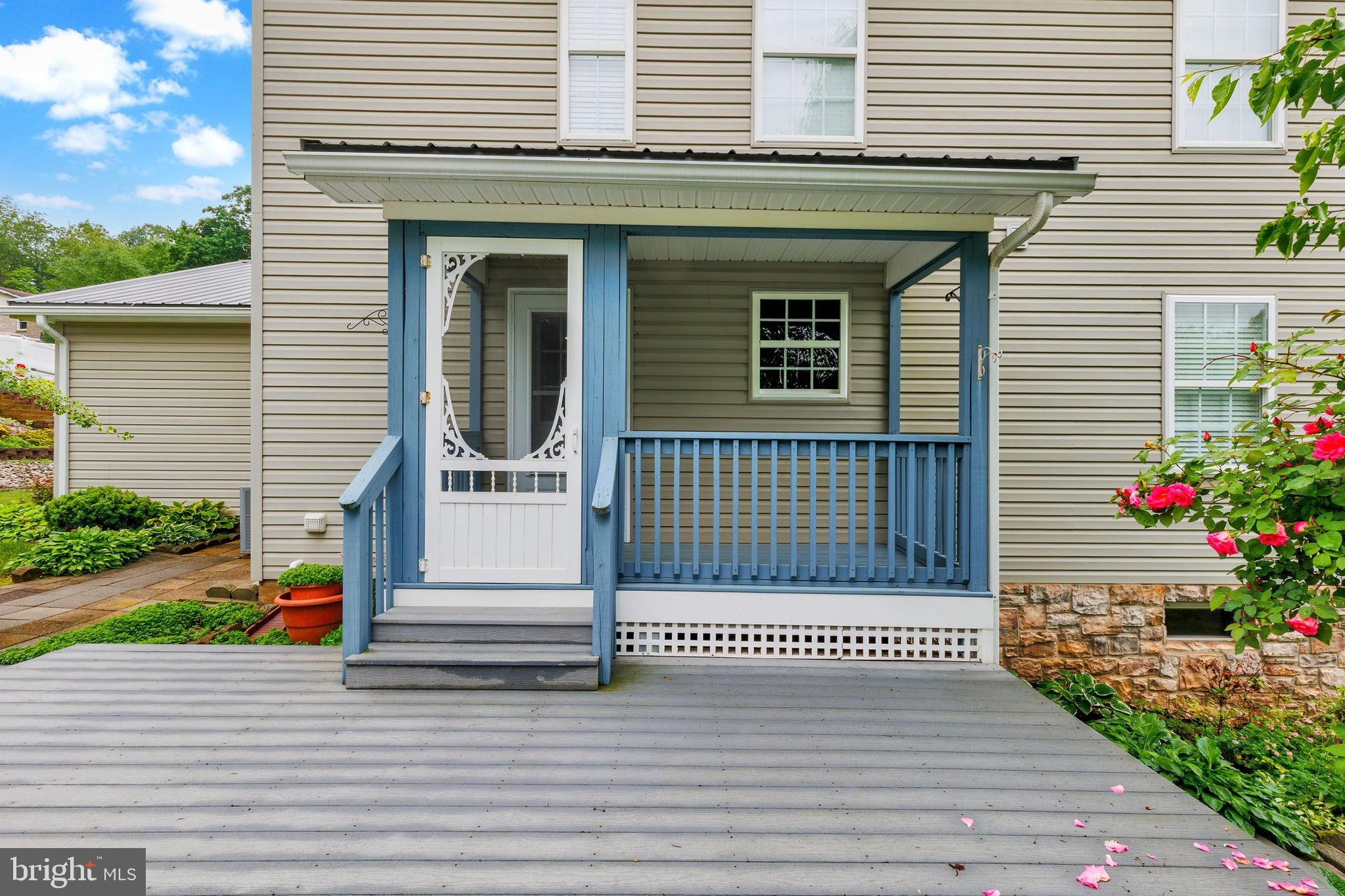 57 Pendyrus Street Delta, PA 17314 - Photo 25 of 28 Rear Entrance