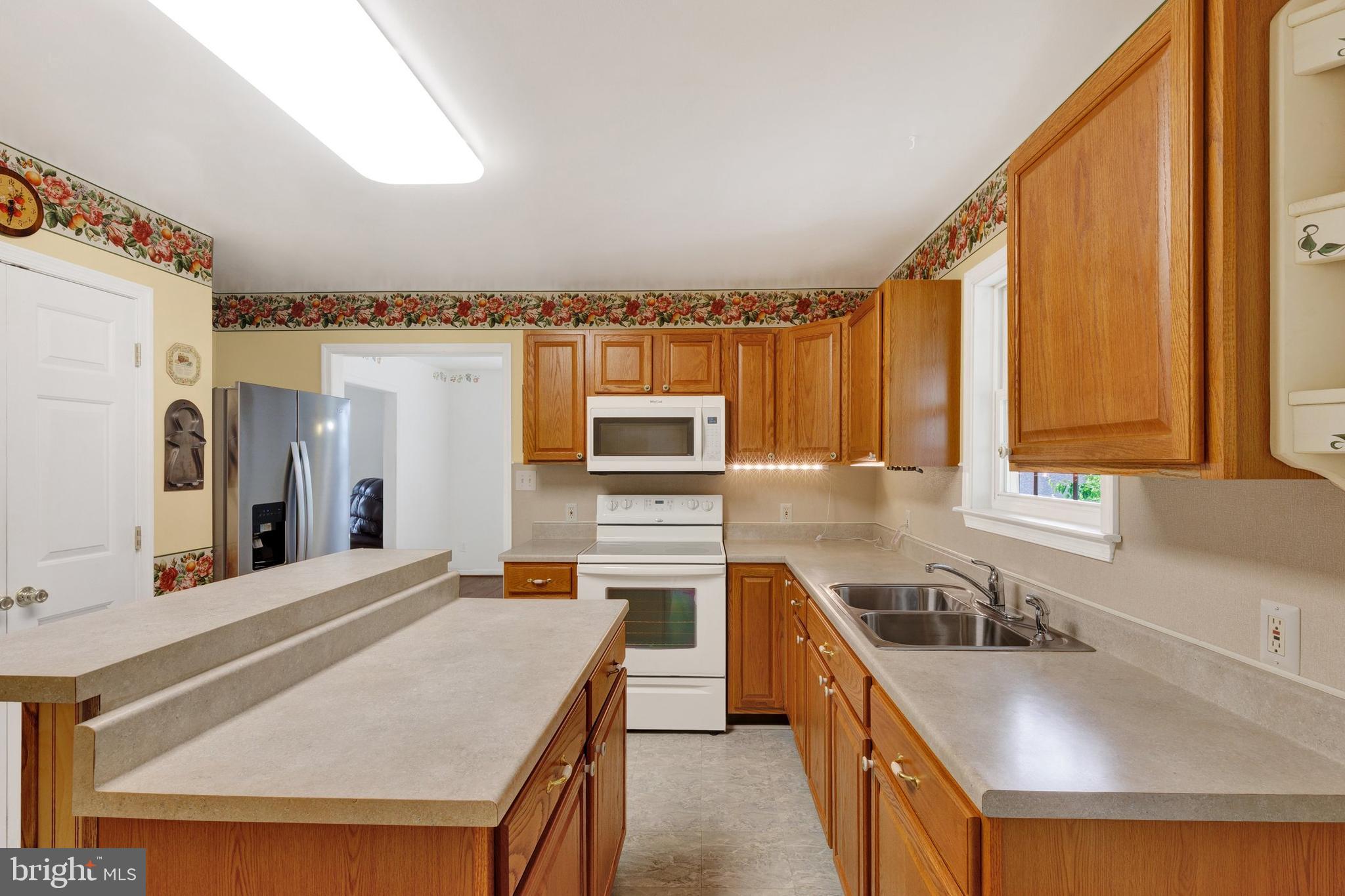 57 Pendyrus Street Delta, PA 17314 - Photo 10 of 28 Kitchen