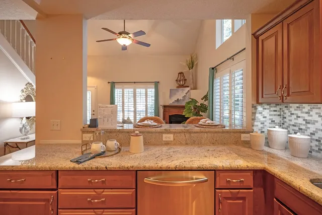 $875,000 | 420 South 4th Street, Amelia Island, FL 32034