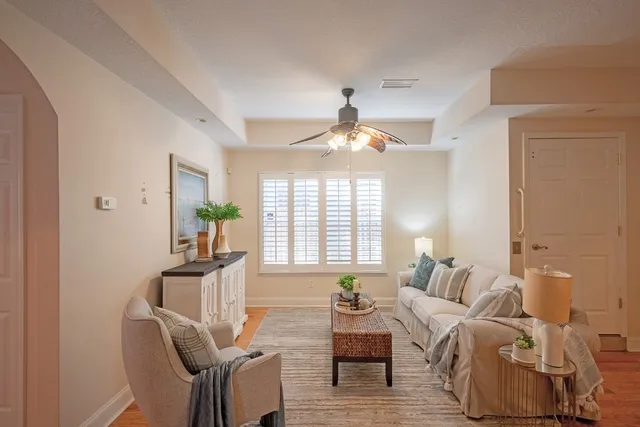 $875,000 | 420 South 4th Street, Amelia Island, FL 32034