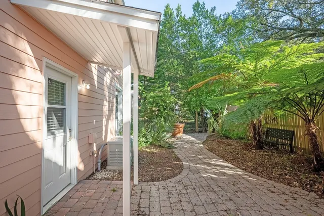 $875,000 | 420 South 4th Street, Amelia Island, FL 32034