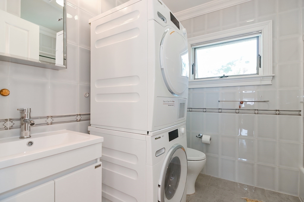 3 Forest Street, Unit 3 Newton, MA 02461 - Photo 16 of 31