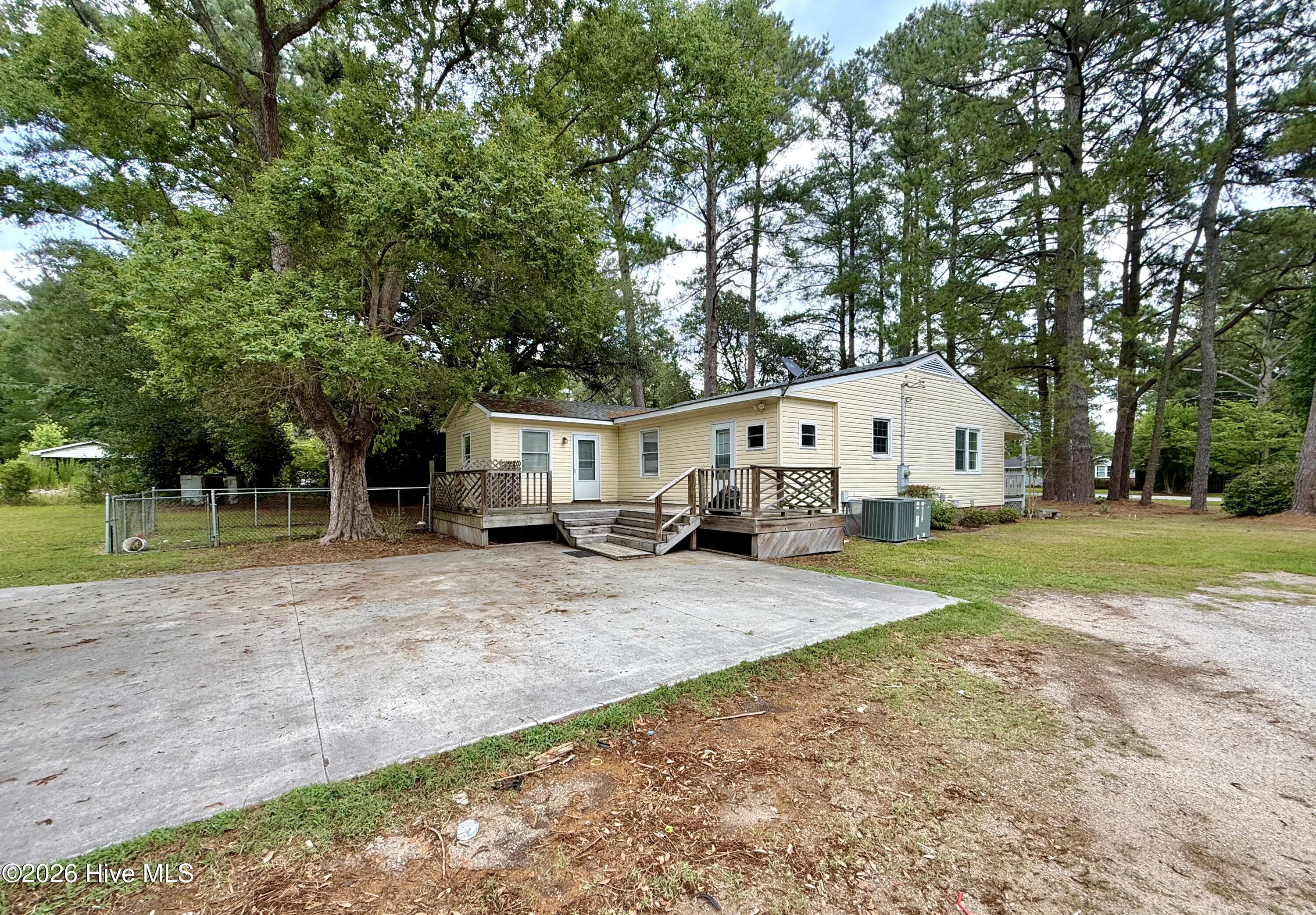 2898 Wallace Family Road Kinston, NC 28501 - Photo 10 of 58