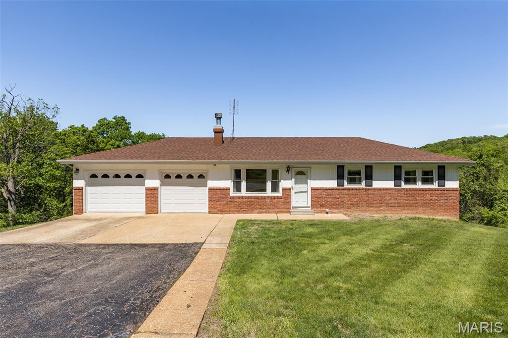 6525 Antire Road High Ridge, MO 63049 - Photo 2 of 46