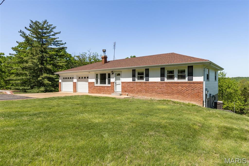 6525 Antire Road High Ridge, MO 63049 - Photo 4 of 46