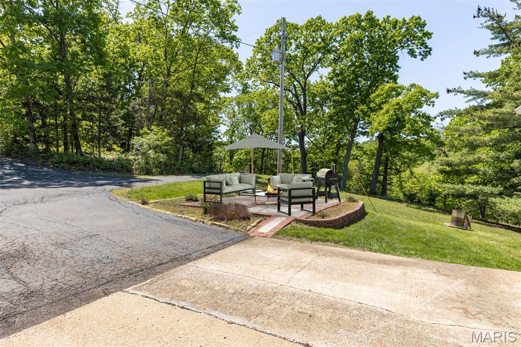 6525 Antire Road High Ridge, MO 63049 - Photo 5 of 46