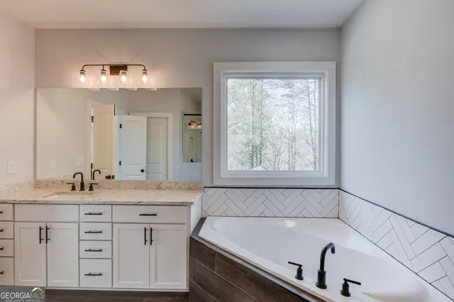 $1,109,500 | 6444 Point Twenty Two, Gainesville, GA 30506