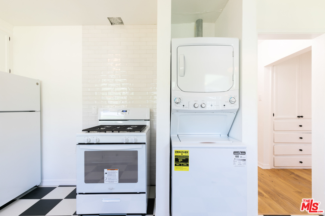 3036 Virginia Road, Unit 1 Los Angeles, CA 90016 - Photo 11 of 19 Gallery Image 11