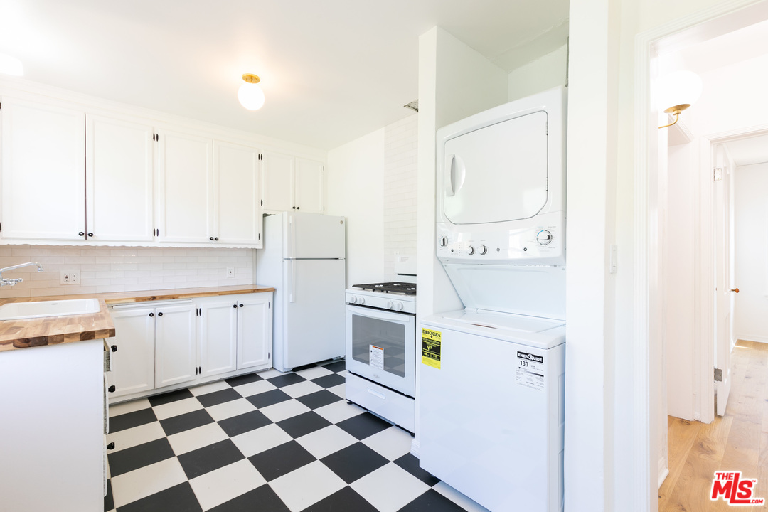 3036 Virginia Road, Unit 1 Los Angeles, CA 90016 - Photo 12 of 19 Gallery Image 12