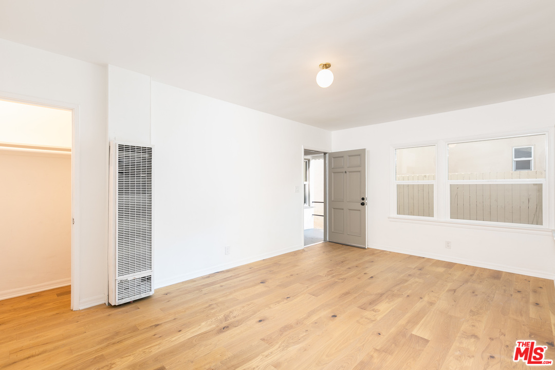 3036 Virginia Road, Unit 1 Los Angeles, CA 90016 - Photo 3 of 19 Gallery Image 3
